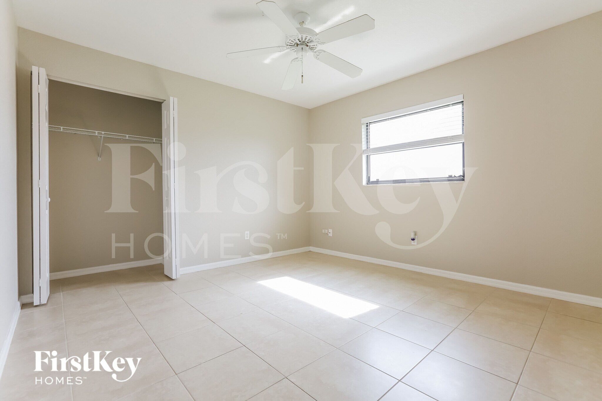 Building Photo - 2267 Kamsler Ave