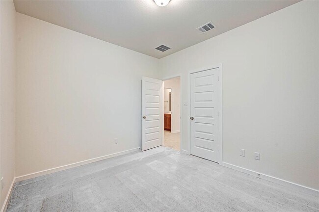 Building Photo - 18822 Fulvetta Haven Way