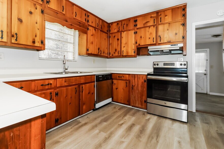 Building Photo - 416 Tanner Rd