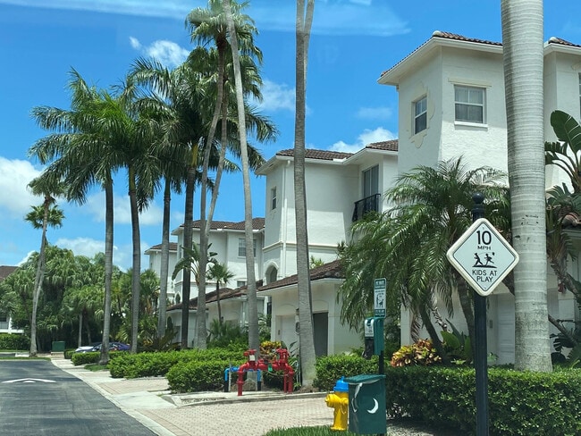 Building Photo - 3205 NE 184th St