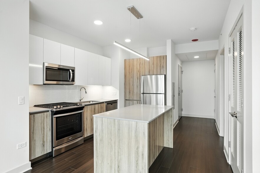 Building Photo - 355 W Wolf Point Plaza