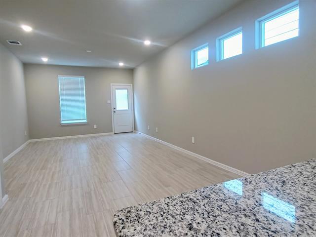 Building Photo - 3013 Pecan Farm Ln