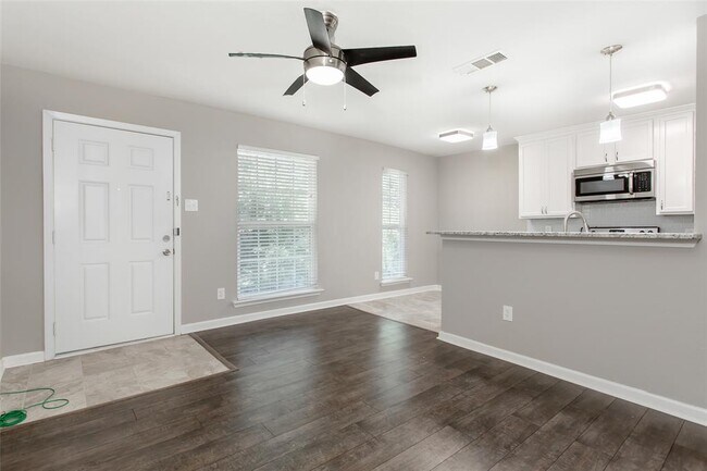 Building Photo - 4319 McKinney Ave