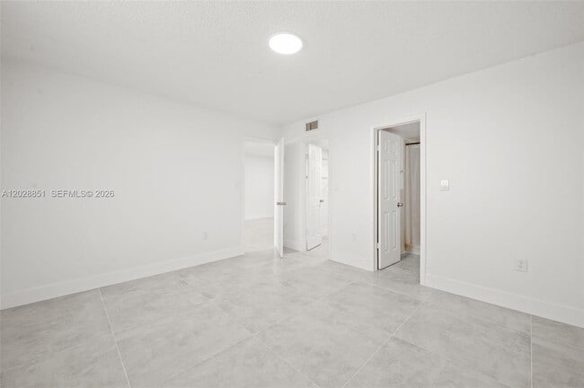 Building Photo - 10090 NW 80th Ct