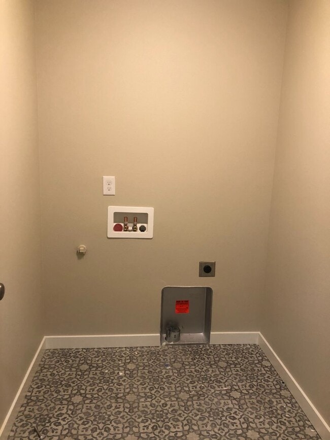 Building Photo - 3 Bed 2 bath Home for Rent!