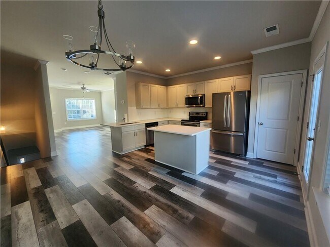 Building Photo - 187 Plaza Park Walk