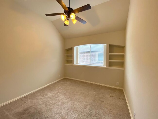 Building Photo - 1021 Durham Dr
