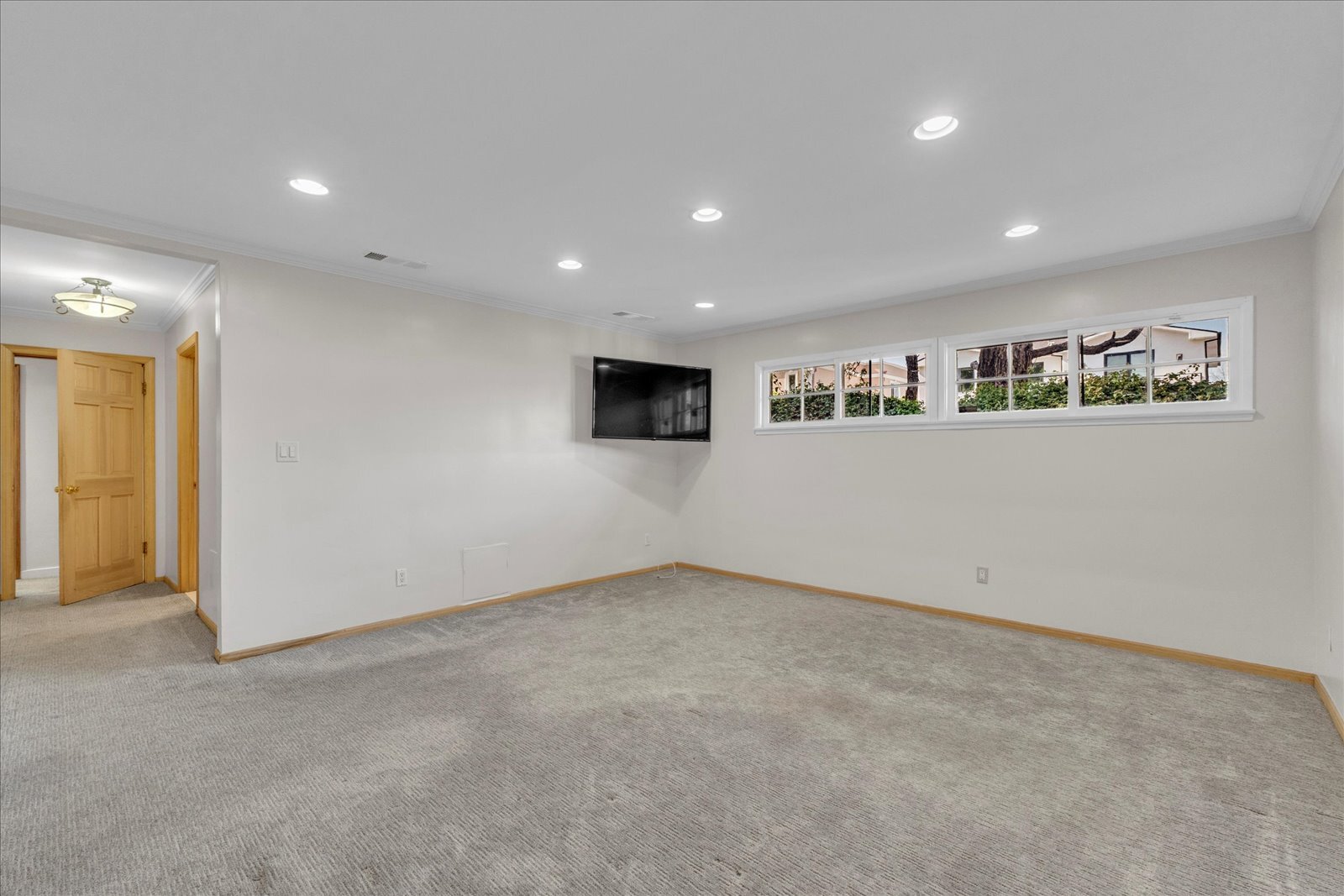 Building Photo - 16553 Hartsook St