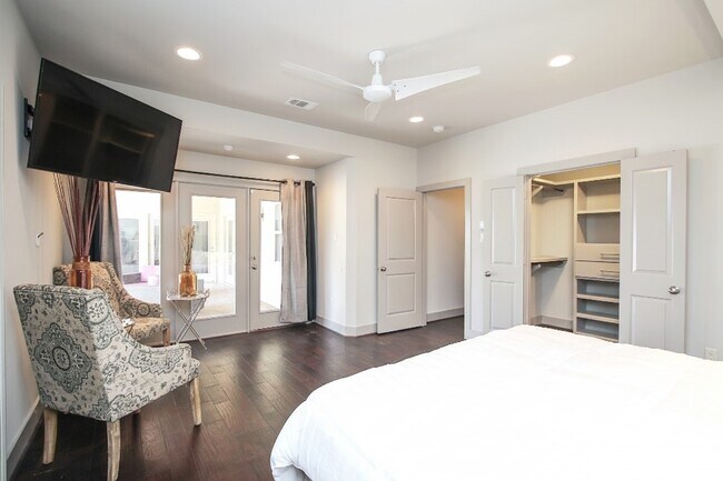 Building Photo - 5319 Paisley Ln