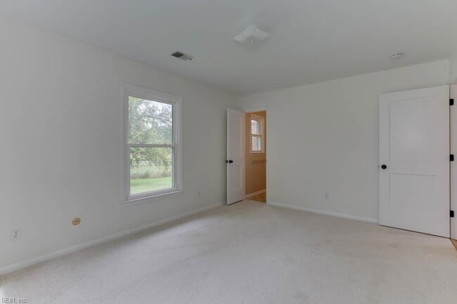 Building Photo - 2637 N Elizabeth Harbor Dr