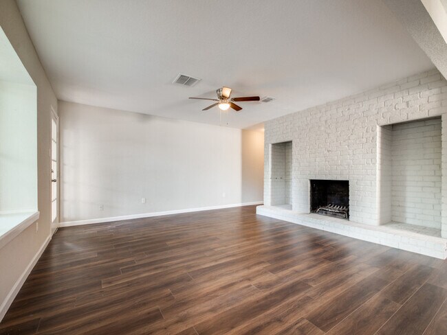Building Photo - 287 Eldon St