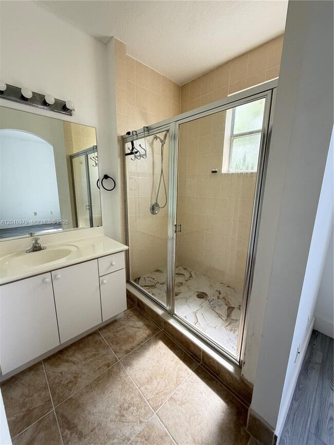 Building Photo - 4939 N Harbor Isles Dr