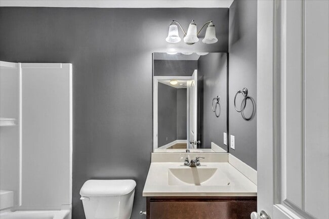 Building Photo - Richmond Hill- 3Br, 2 1/2 Bath Townhome