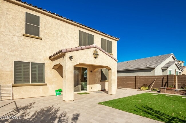 Building Photo - 9567 W Robin Ln