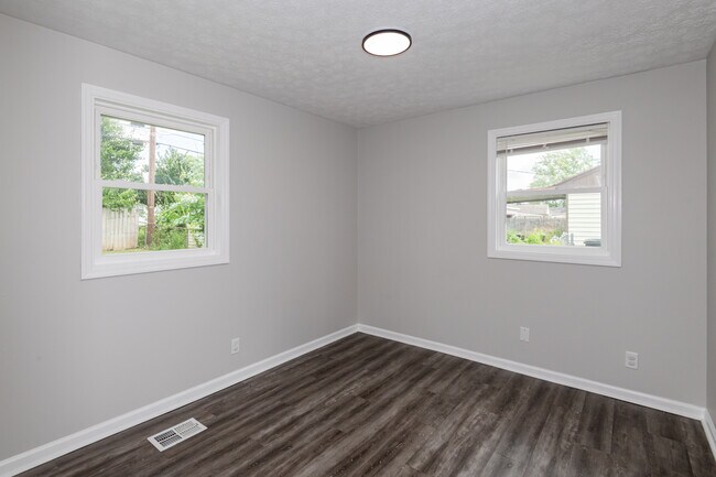 Building Photo - 5347 Haverfield Rd
