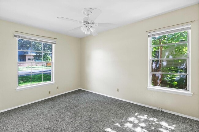 Building Photo - 4807 Sylvandale Dr