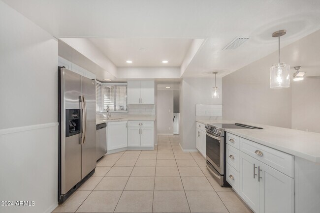 Building Photo - 6319 N 83rd Pl