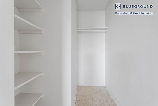 Building Photo - 10 Magazine St