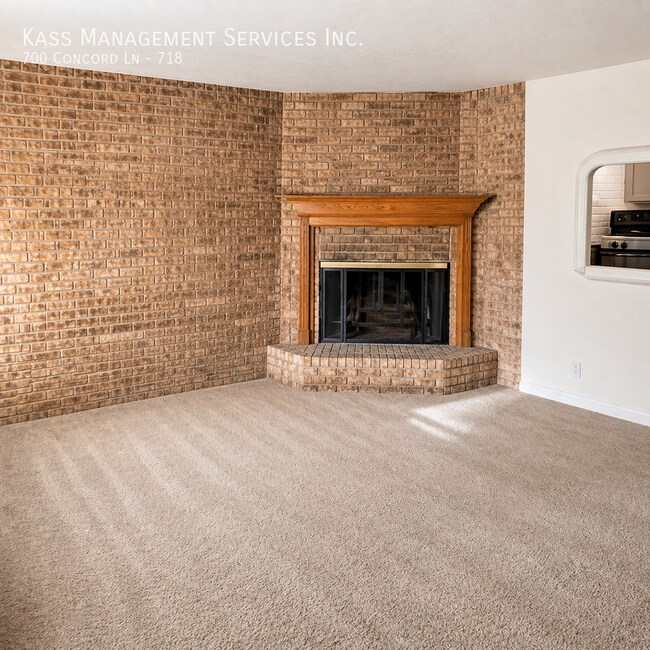 Building Photo - 700 Concord Ln