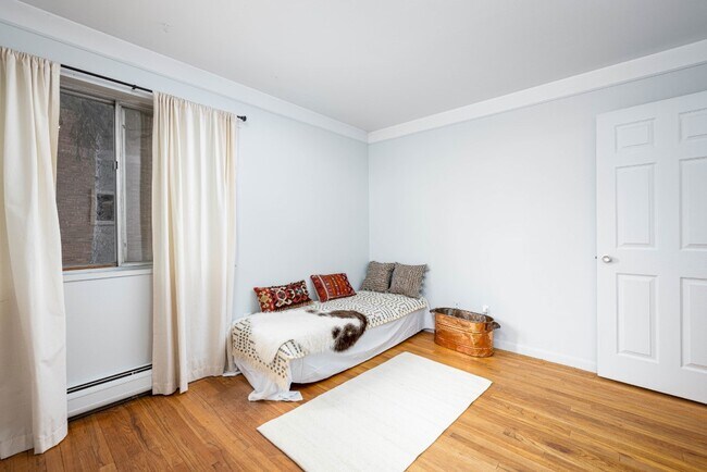 Building Photo - 1209 Island Dr