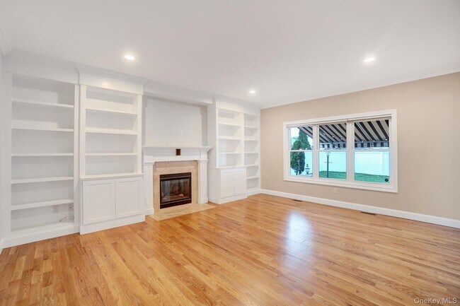 Building Photo - 134-110 10th St