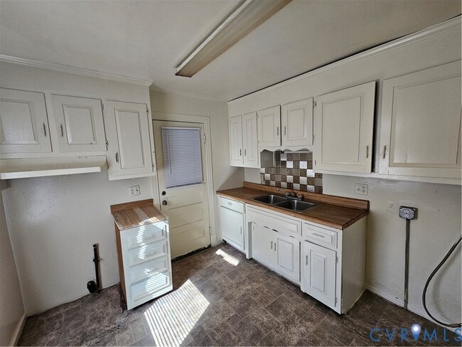 Building Photo - 2009 Mansion Ave