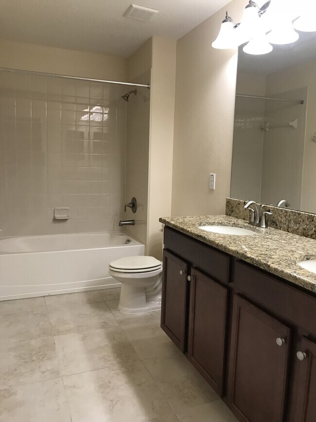 Building Photo - 7 BEDROOM 4 BATH AT INDEPENDENCE WINTER GARDEN POND VIEW NO REAR NEIGHBOR