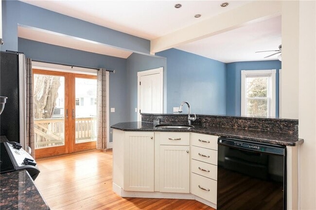 Building Photo - 5 Cummings Rd