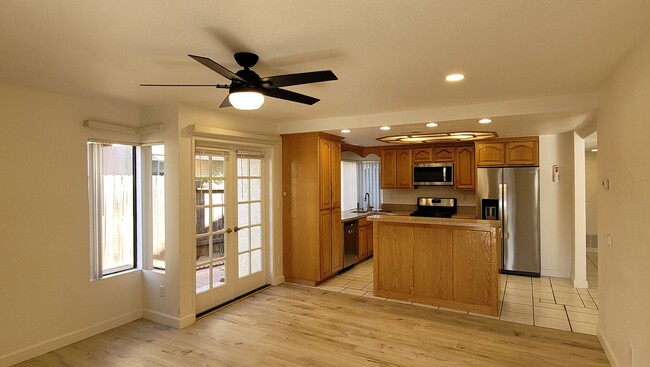 Building Photo - $4,095 4 Bed / 2.5 Bath House in Poway