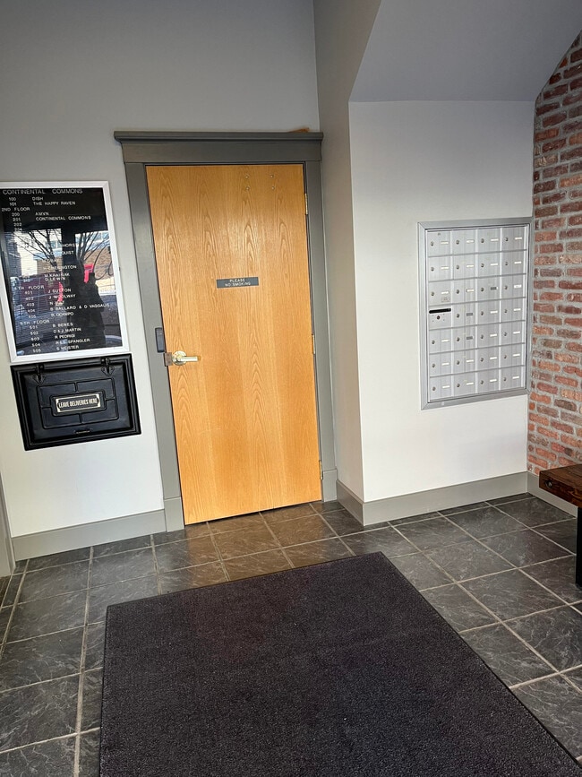 Lobby/mailboxes - 122 N 11th St
