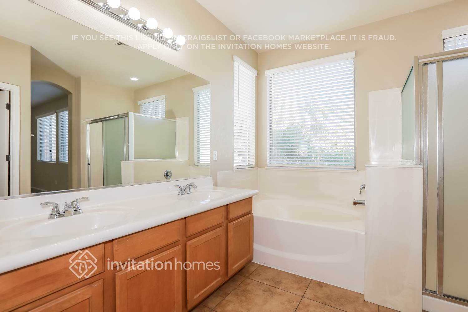 Building Photo - 3688 E Sundance Ave