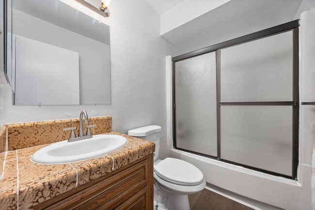 Building Photo - Beautiful 2-Bedroom Condo in Bakersfield, CA