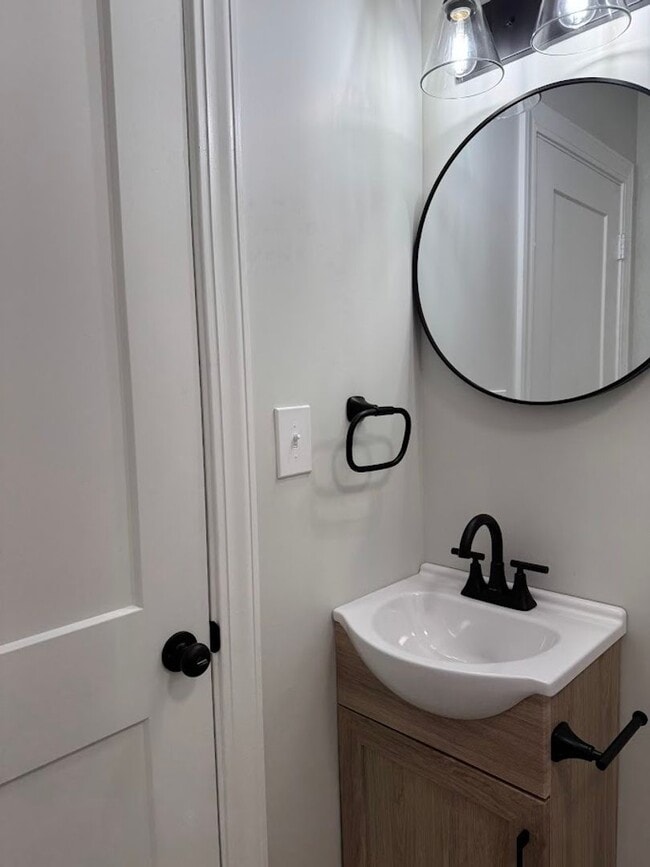 Building Photo - Charming Newly Renovated Home in Greensbor...