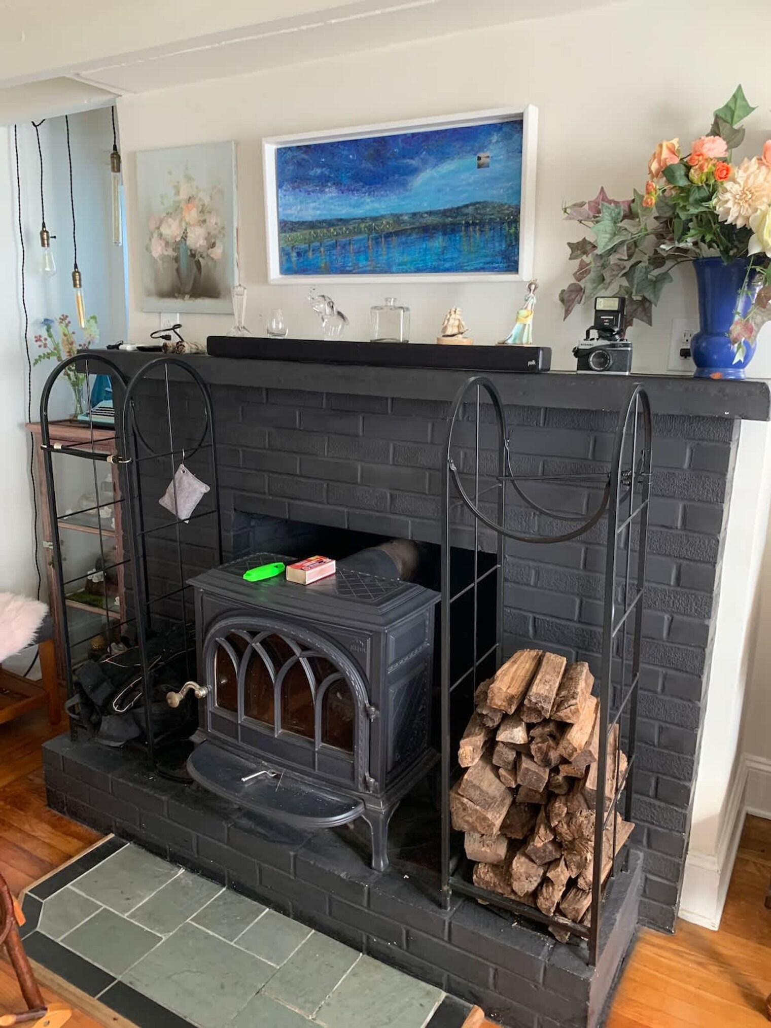 Building Photo - 54 River Dr