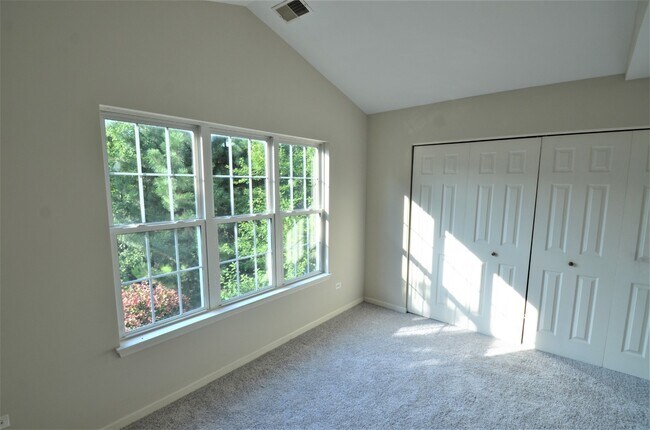 Building Photo - 2843 Rutland Cir