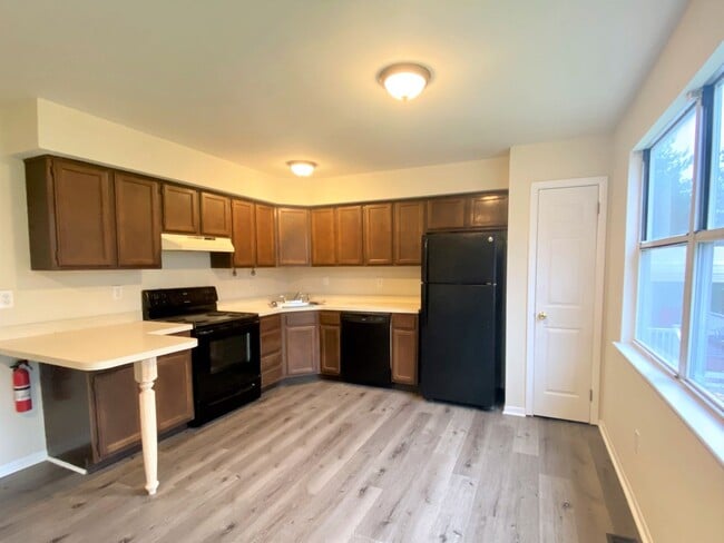 Building Photo - Cute 3BD/1.5BA Twin in Pottsgrove SD!