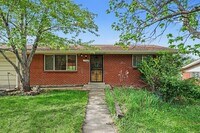 Building Photo - 12th10250