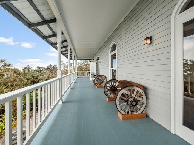 Building Photo - Plantation Style Estate Home