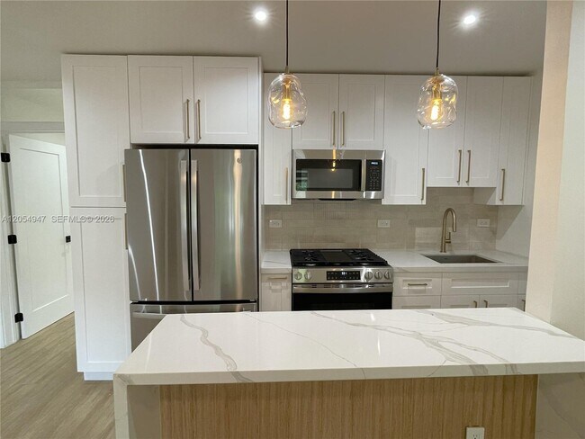 Building Photo - 6310 SW 79th St