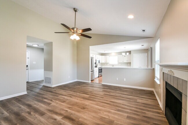 Building Photo - 14 Lake Dr N