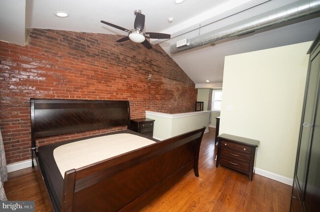 Building Photo - 703 Annin St