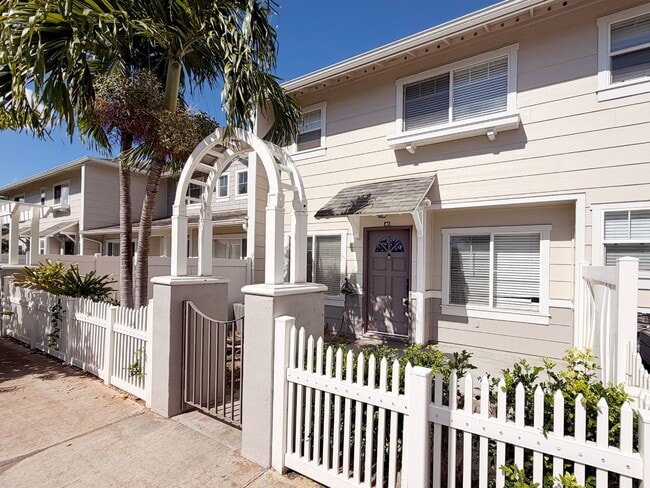 Building Photo - 91-1031 Kaimalie St #4K5