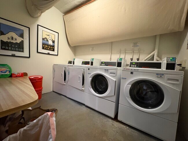 Building Photo - 2101 Baker St