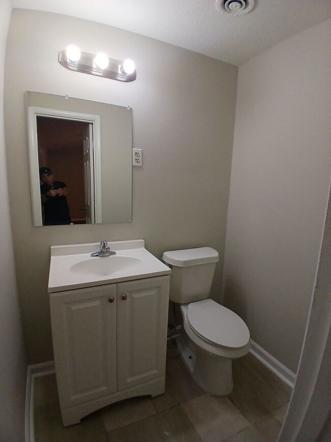 Building Photo - Completely renovated 4 Bedroom, 1.5-Bath |...