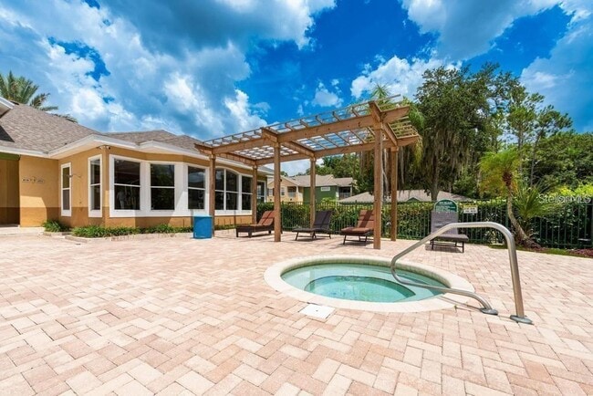 Building Photo - 4332 S Kirkman Rd