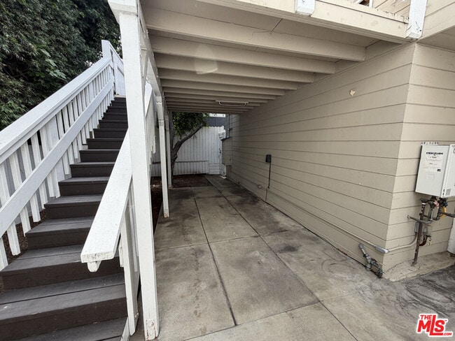 Building Photo - 1160 N Spaulding Ave