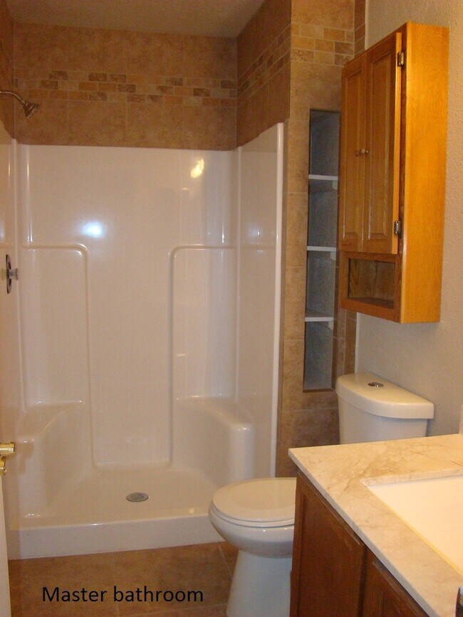 Building Photo - 3444 Bluegrass Dr