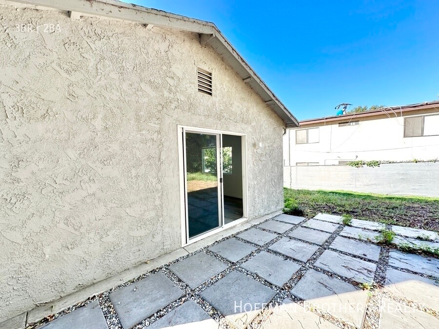 Building Photo - 2429 W Ave 33