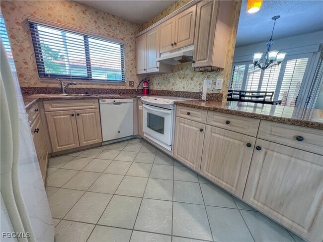 Building Photo - 1426 Park Shore Cir