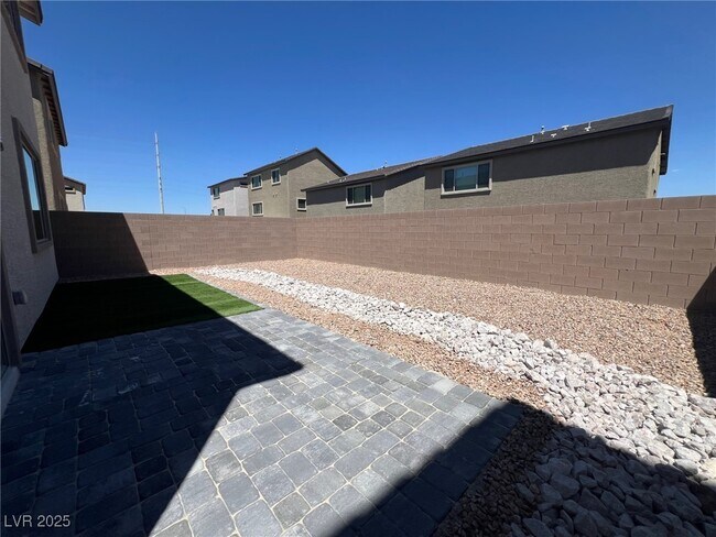 Building Photo - 7340 Pioneer Way
